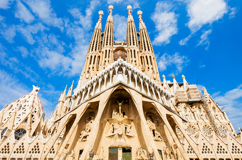 CoplefcCultura-SagradaFamilia-03.png (781 KB)
