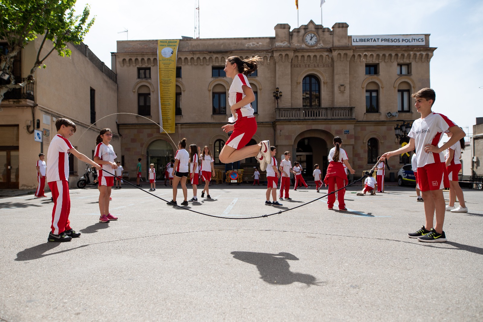 I.E.Sant Jordi - Repte en suspensió .jpg (515 KB)