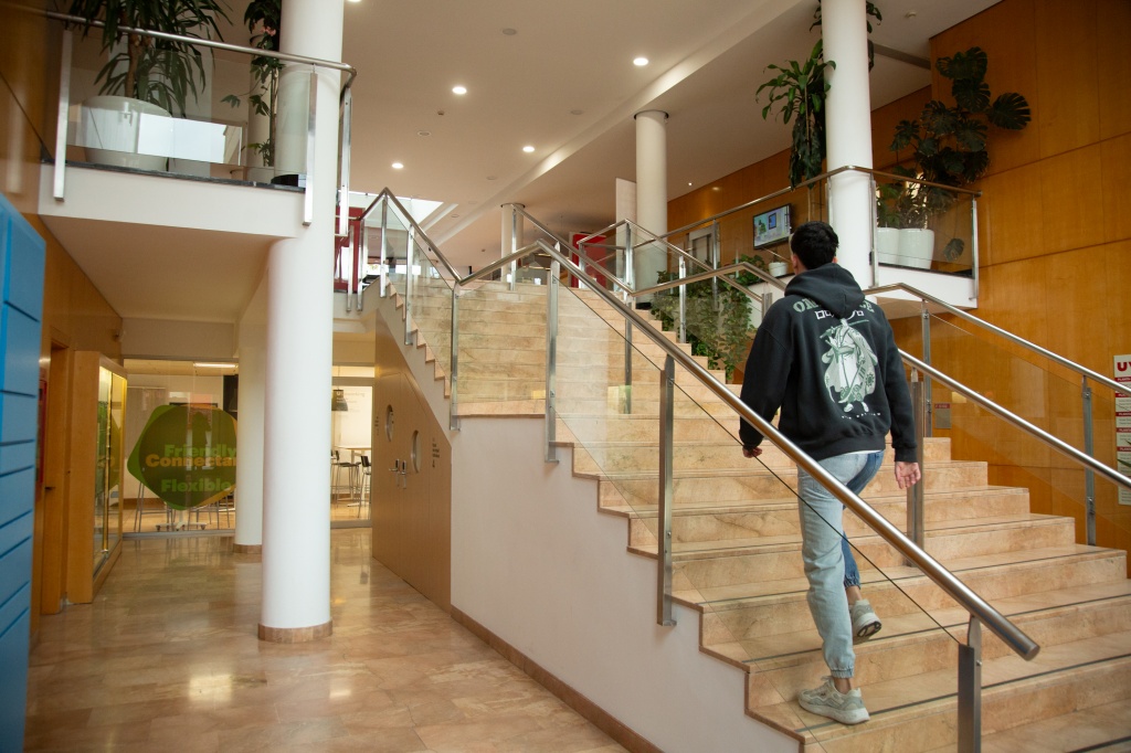(UVic-UCC)